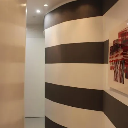 Apartment Mondrian